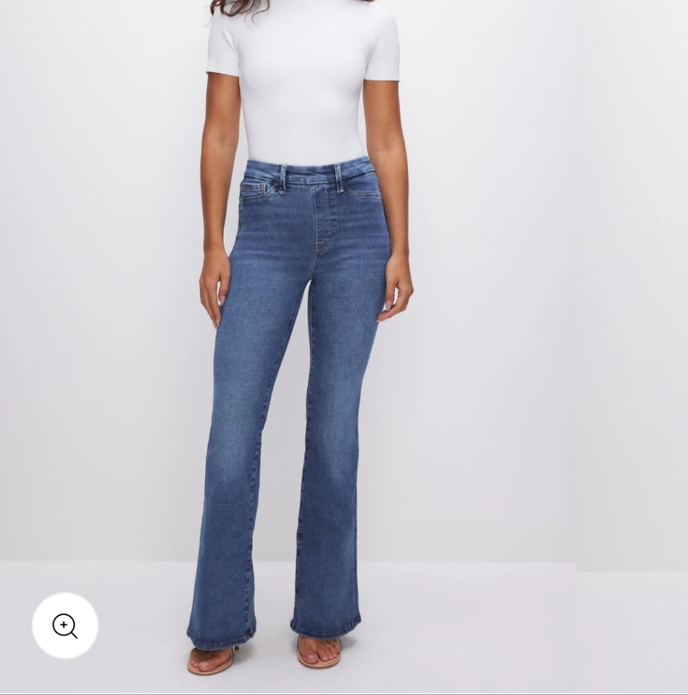 Good American Power Stretch Pull on Flare Jeans